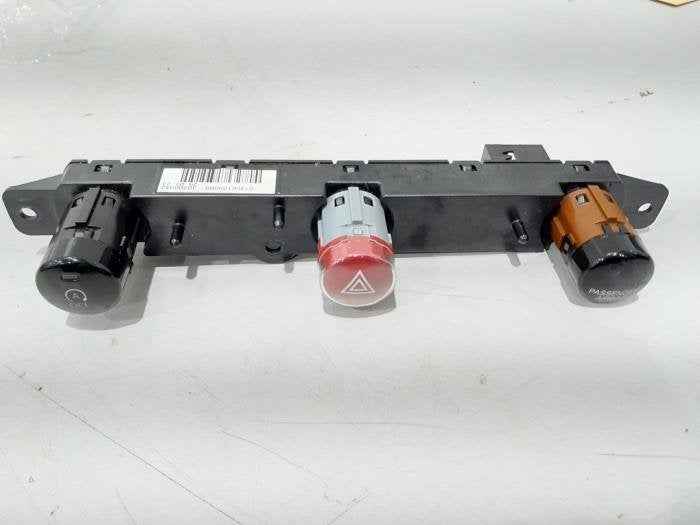 Paniekverlichtings Schakelaar van een Fiat 500X, Gebruikt, -, -, Ophalen of Verzenden