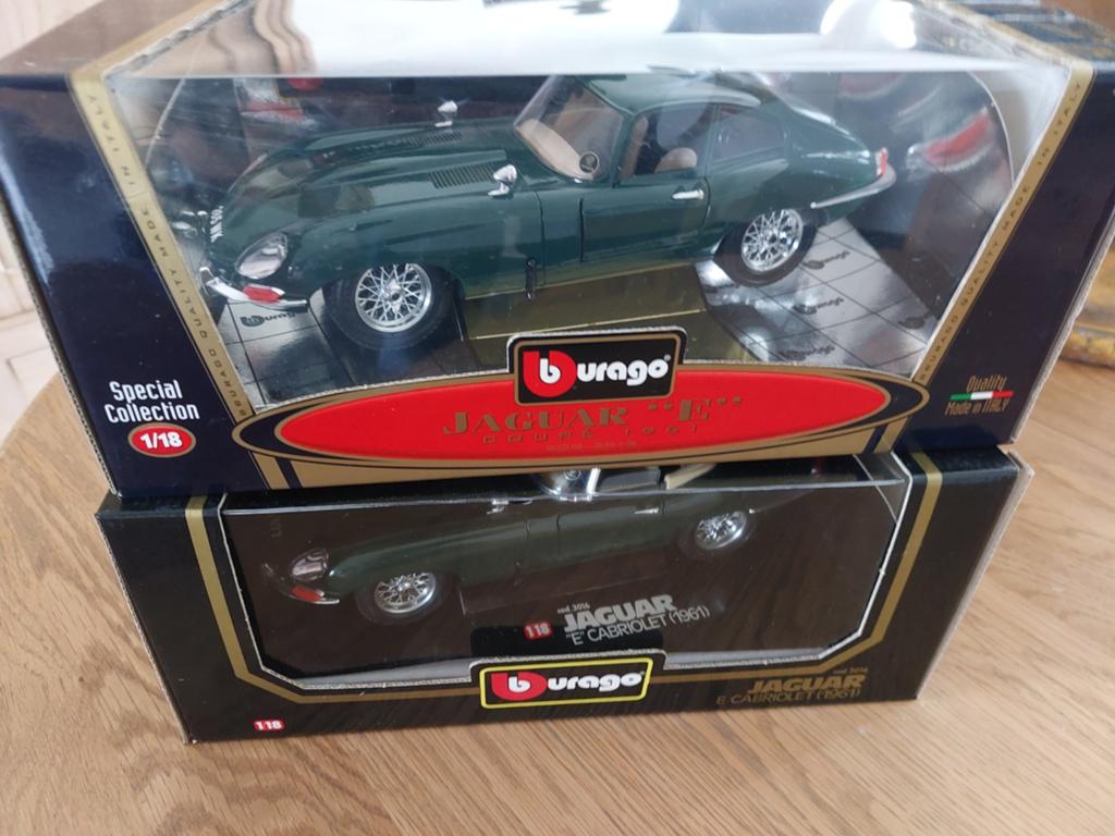 Jaguar E Cabriolet en E Coupé British Green, Ophalen, Burago