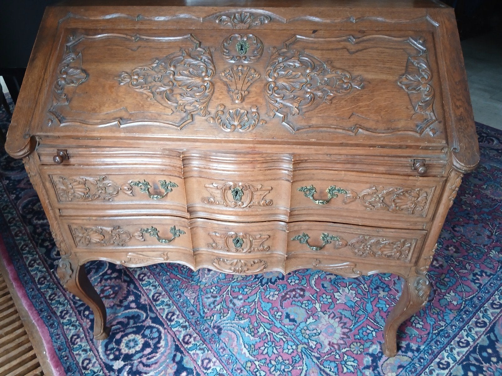 Bureau Liège en chêne, Enlèvement