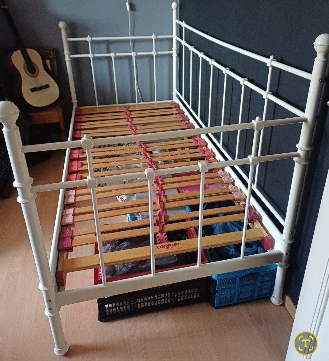 1 lit en métal, 90 cm, Une personne, Enlèvement, Utilisé