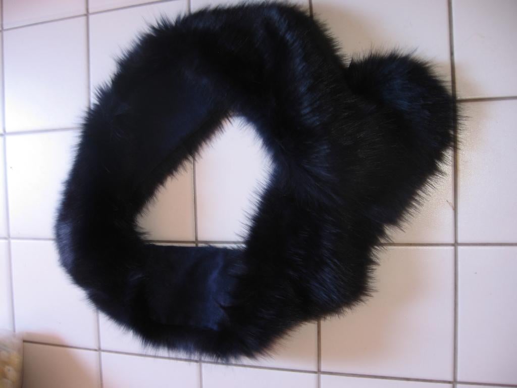Superbe étole épaisse et large en fausse fourrure, Vêtements | Femmes, Bonnets, Écharpes & Gants, Enlèvement ou Envoi, Neuf, Écharpe