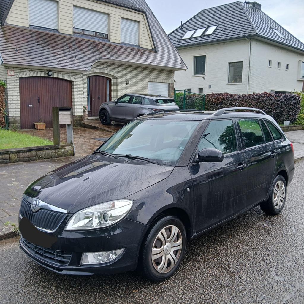 La Skoda Fabia 1.2 Essence en parfait état est inspectée, Autos, Euro 5, Achat, Carnet d'entretien, 5 portes