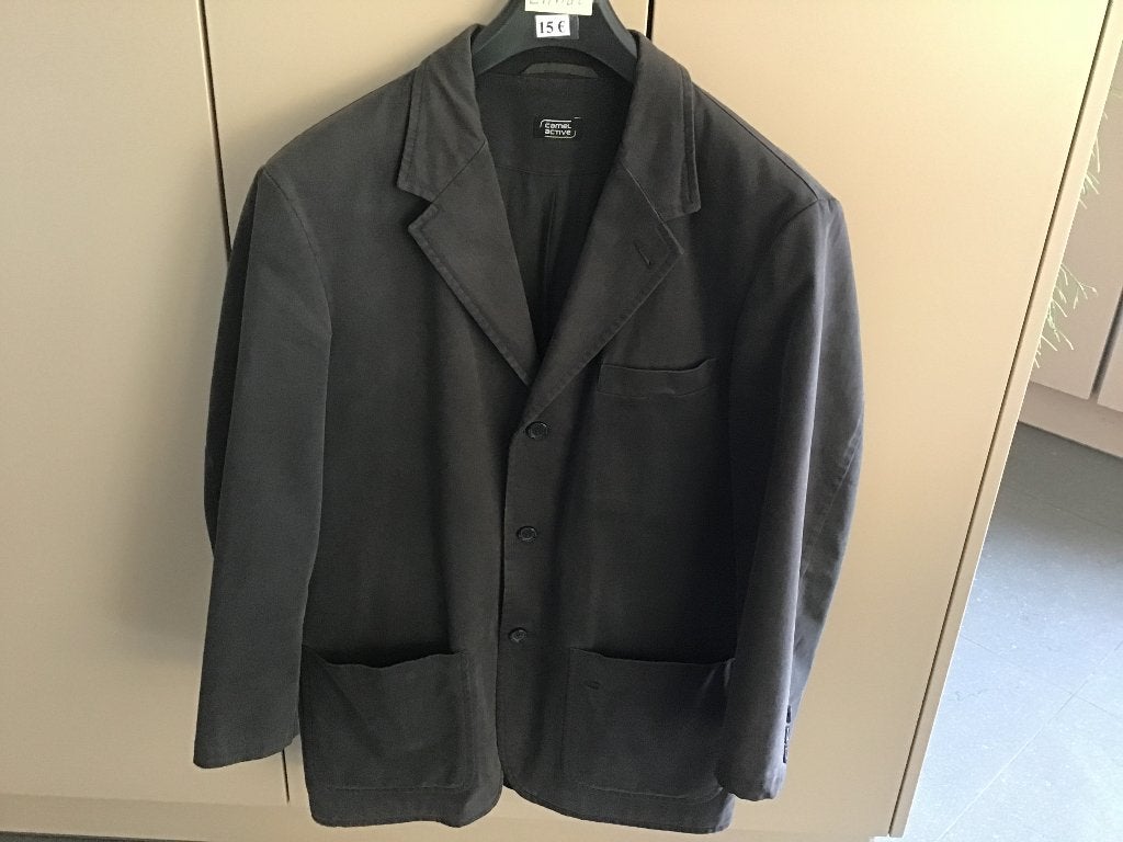 blazer gris foncé pour homme taille L pour 15 euros, Vêtements | Hommes, Enlèvement ou Envoi, Comme neuf, Taille 52/54 (L)