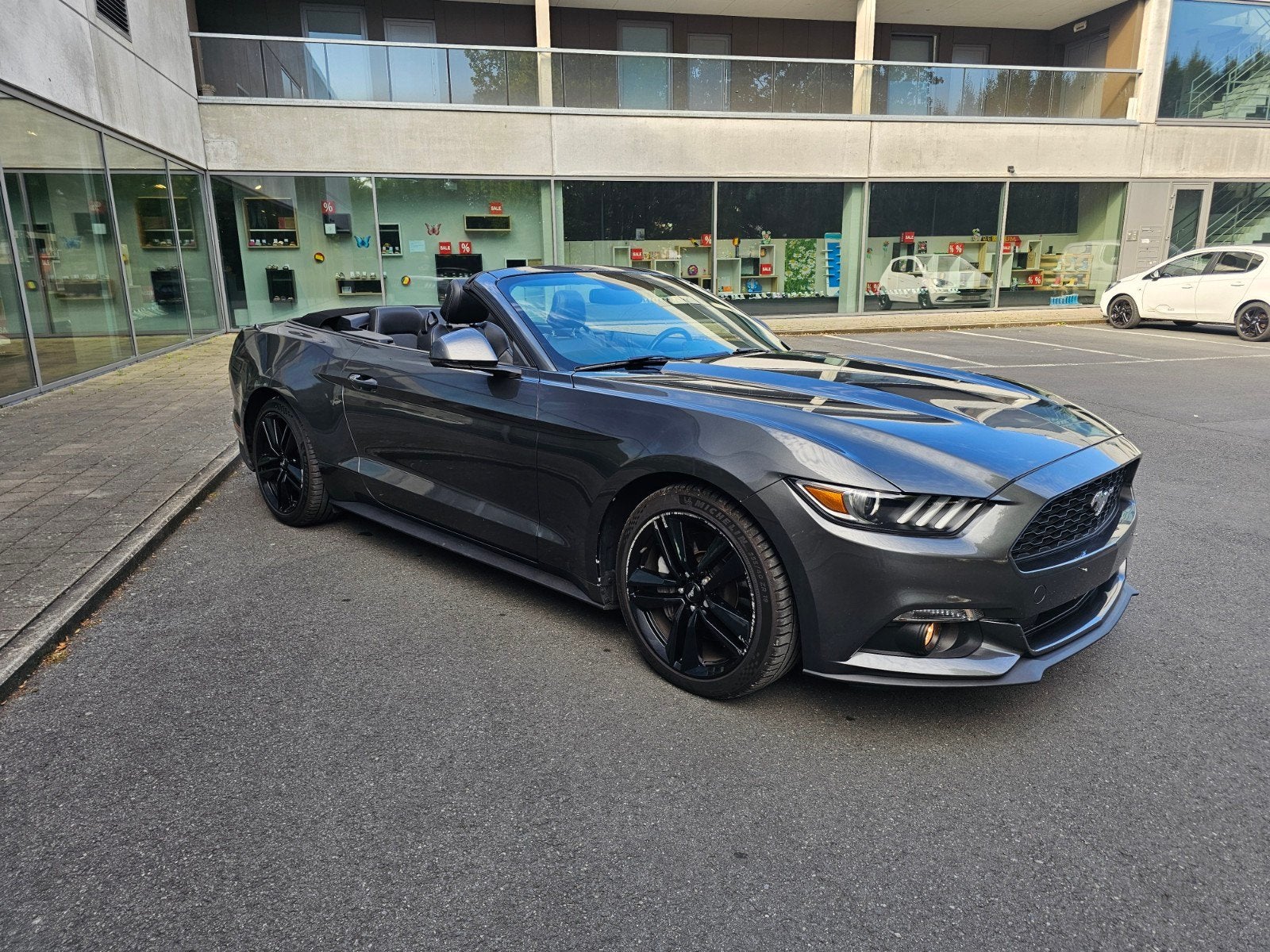 Ford Mustang Cabrio, Auto's, Automaat, 4 zetels, Achterwielaandrijving, 4 cilinders