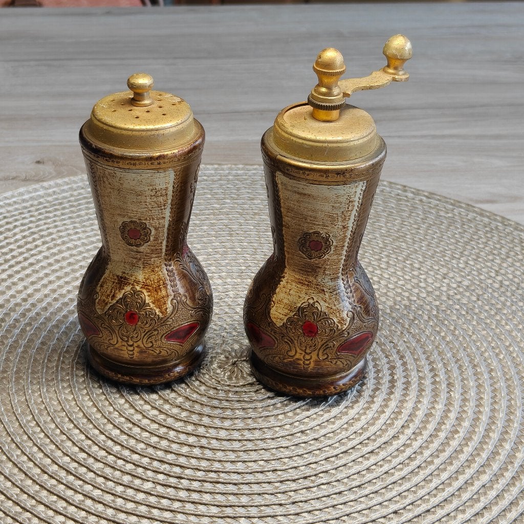 Service à sel et à poivre vintage en or avec détails élégant, Envoi, Utilisé