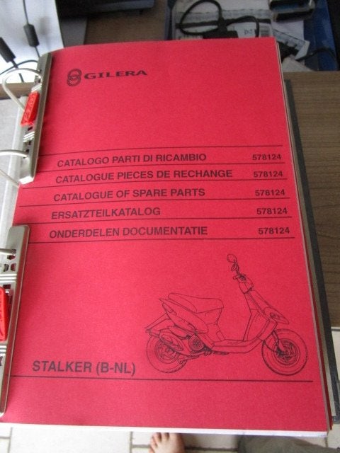 16 onderdelen-/werkplaatshandboeken Vespa (Piaggio) scooters, Fietsen en Brommers, Handleidingen en Instructieboekjes, Gebruikt