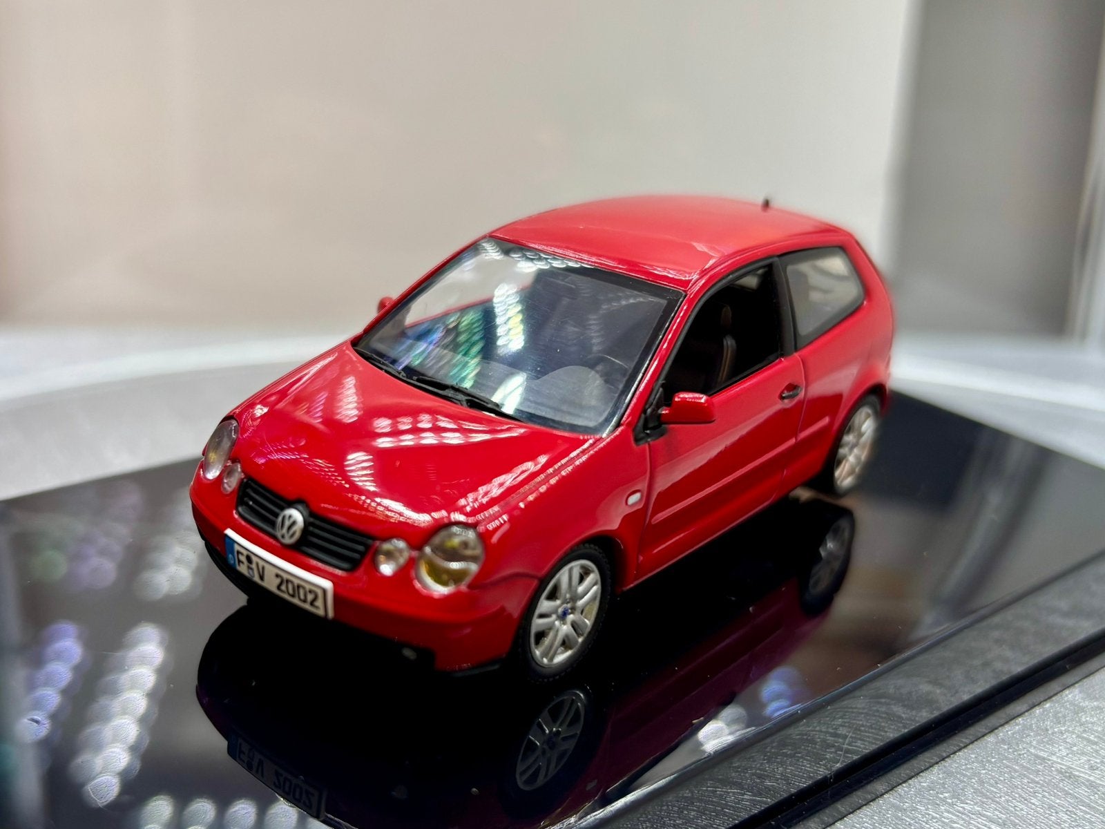 1:43 Volkswagen polo, Hobby en Vrije tijd, Ophalen of Verzenden, Zo goed als nieuw