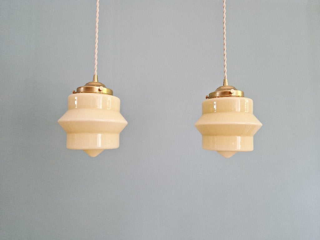Paire de suspensions Art Déco en opaline crème, 1930, Antiquités & Art, Enlèvement ou Envoi