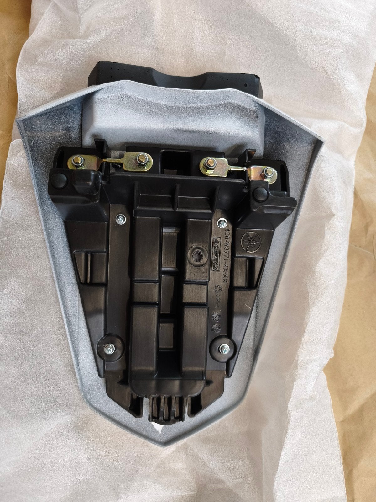 Yamaha r1 07/08 OEM nieuwe seatcover, Motoren, Ophalen