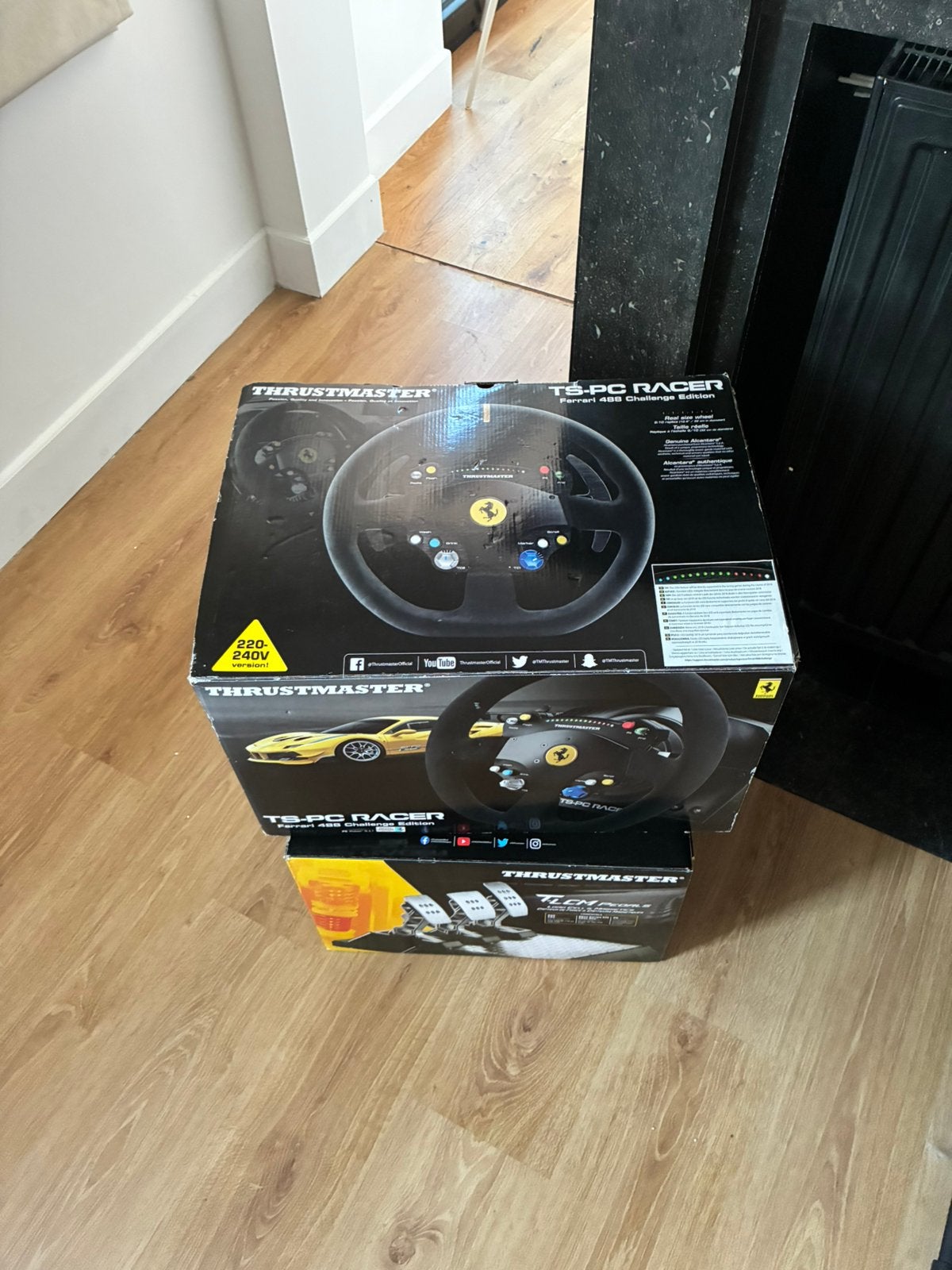 Thrustmaster, TS-PC Racer Ferrari 488 Challenge Edition, Games en Spelcomputers, Games | Pc, Ophalen, 1 speler, Zo goed als nieuw