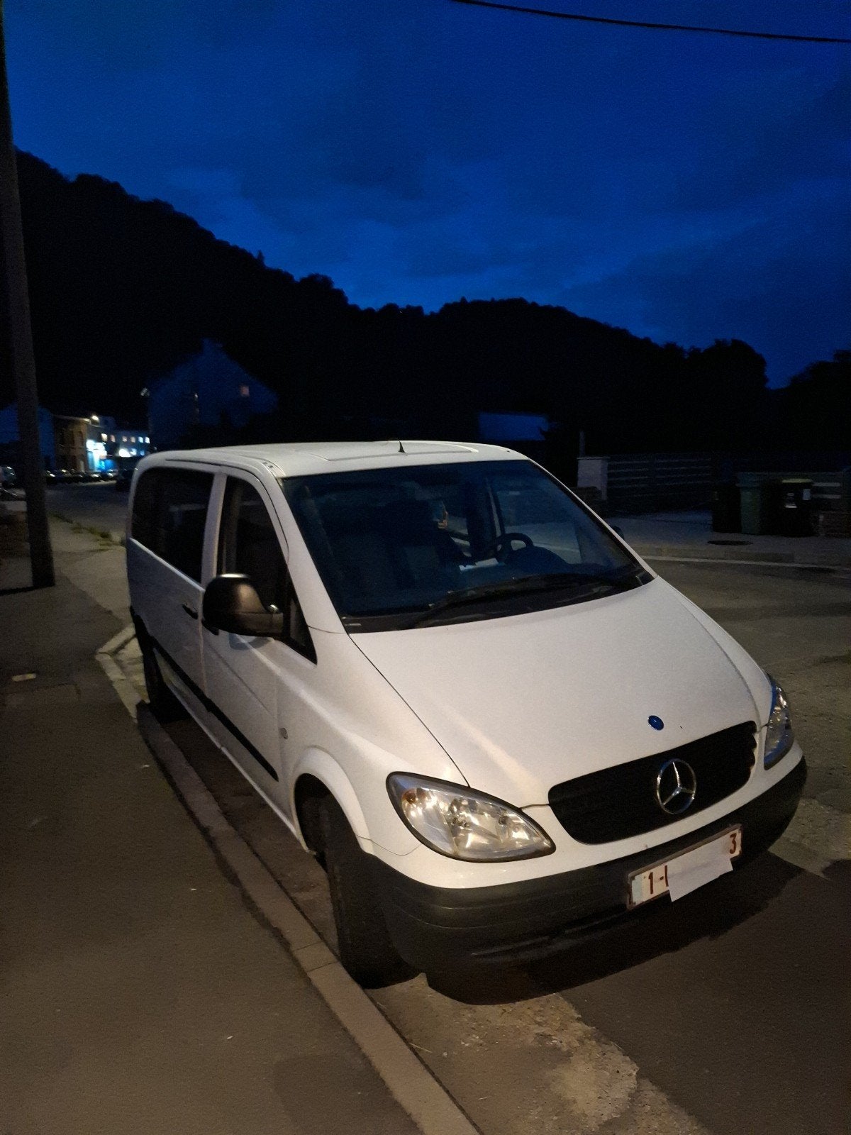 Je vends ma Mercedes vito avec 389,300 à 4000 euros à discut, Offres d'emploi