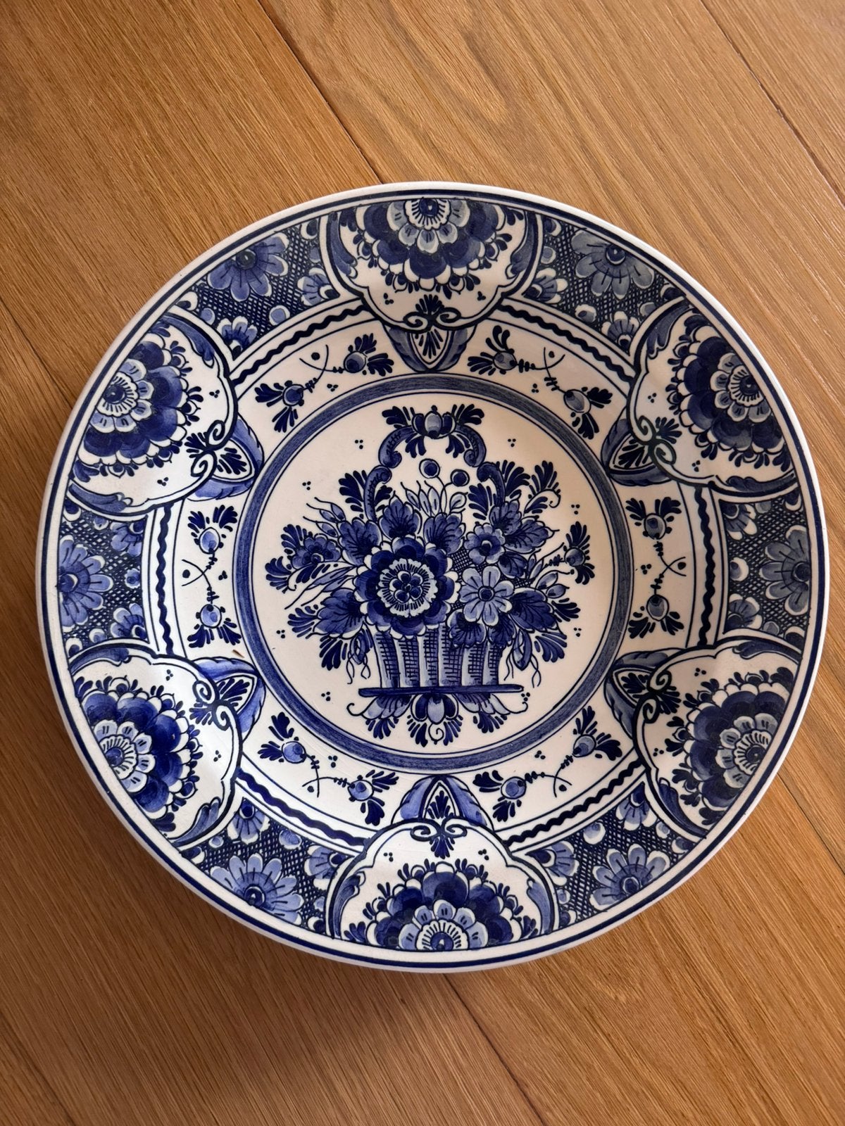 handbeschilderd Delfts blauw sierbord – DP Delft – Ø 33 cm, Ophalen