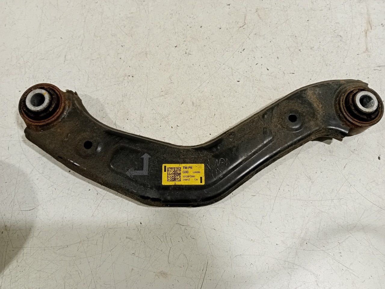 Draagarm rechts achter boven Hyundai Santa Fe, Onderdelen@venauto.nl, Van der Ven Autorecycling B.V., Gebruikt, Ettenseweg 76, 4706 PB Roosendaal, The Netherlands