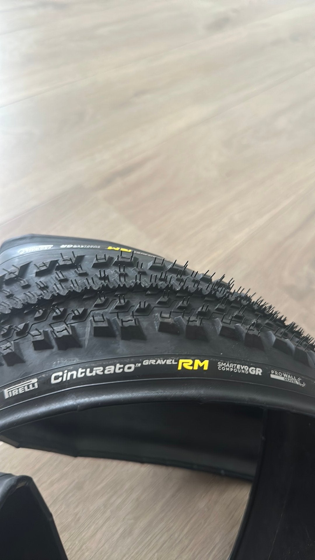 Pirelli Cinturato Gravel RM 40 mm + 45 mm NOUVEAU, Enlèvement ou Envoi, Comme neuf