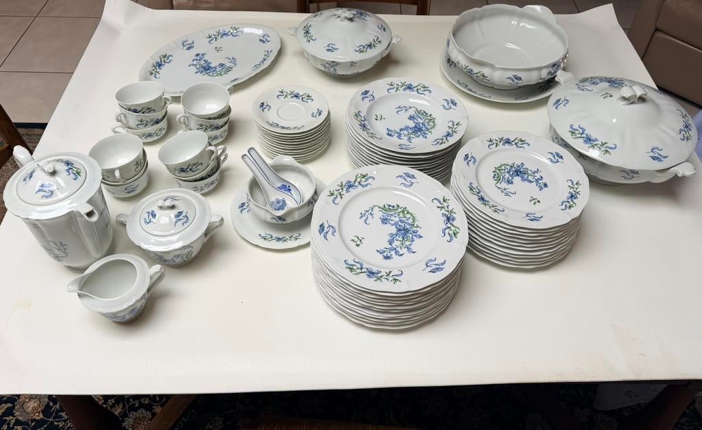 Vaisselle 68 pièces en porcelaine de Limoges - non utilisée, Antiquités & Art, Antiquités | Services (vaisselle) complet, Enlèvement