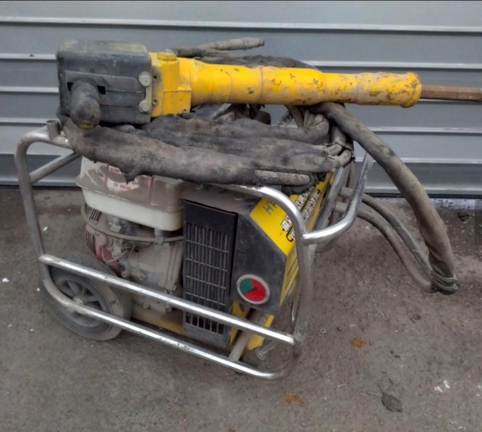 Groupe hydraulique LP9-20P avec brise-roche ATLAS Copco, Enlèvement, Utilisé