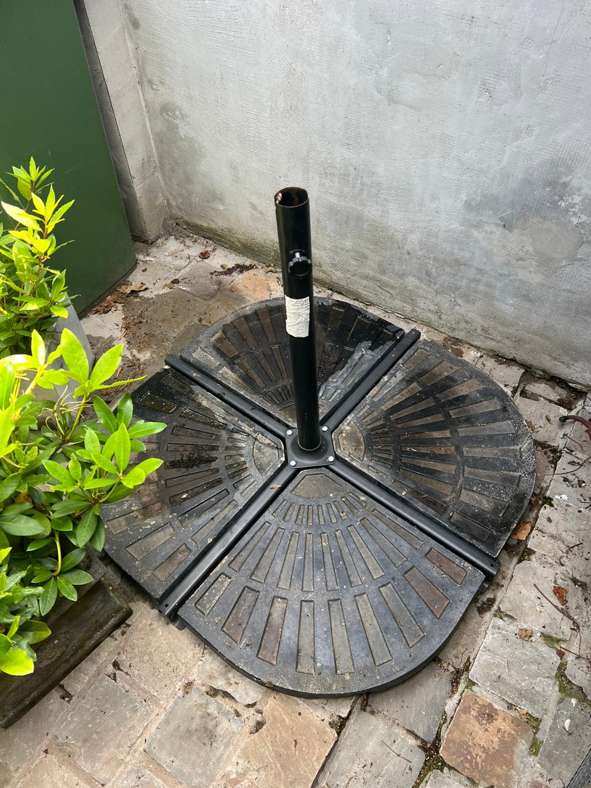 Base de parasol avec dalles de parasol, plus de stabilité, Enlèvement, Comme neuf, Base de parasol