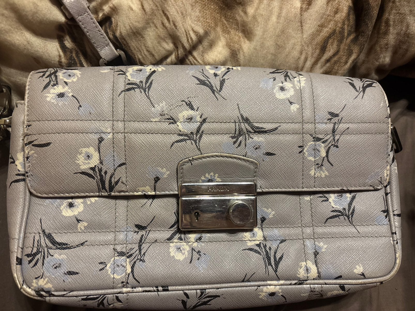 Sac prada authentique en bon etat general, Enlèvement, Utilisé, Autres marques
