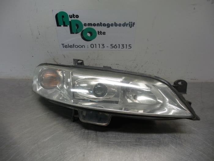 Phare droit d'un Opel Vectra (Vectra B 95-), -, Opel, 3 mois de garantie, Utilisé