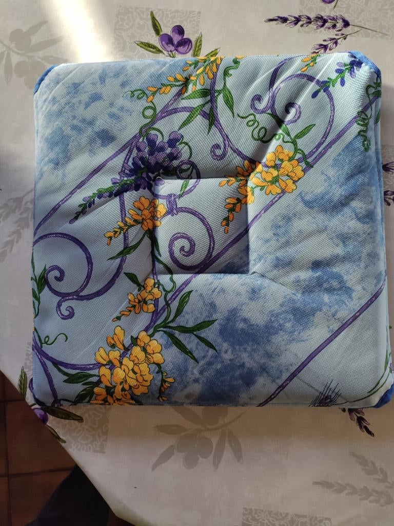 Galettes pour chaises 5 pièces (6€ le tout), Maison & Meubles, Enlèvement ou Envoi, Comme neuf, Cinq, Six Chaises ou plus, Bleu