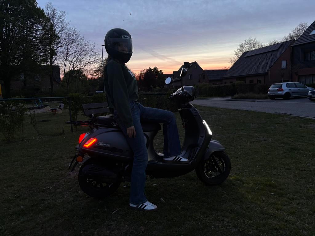 GTS BRAVO 2022 a klasse, Fietsen en Brommers, Brommers | Crossbrommers, Zo goed als nieuw, 50 cc, Ophalen, Overige merken