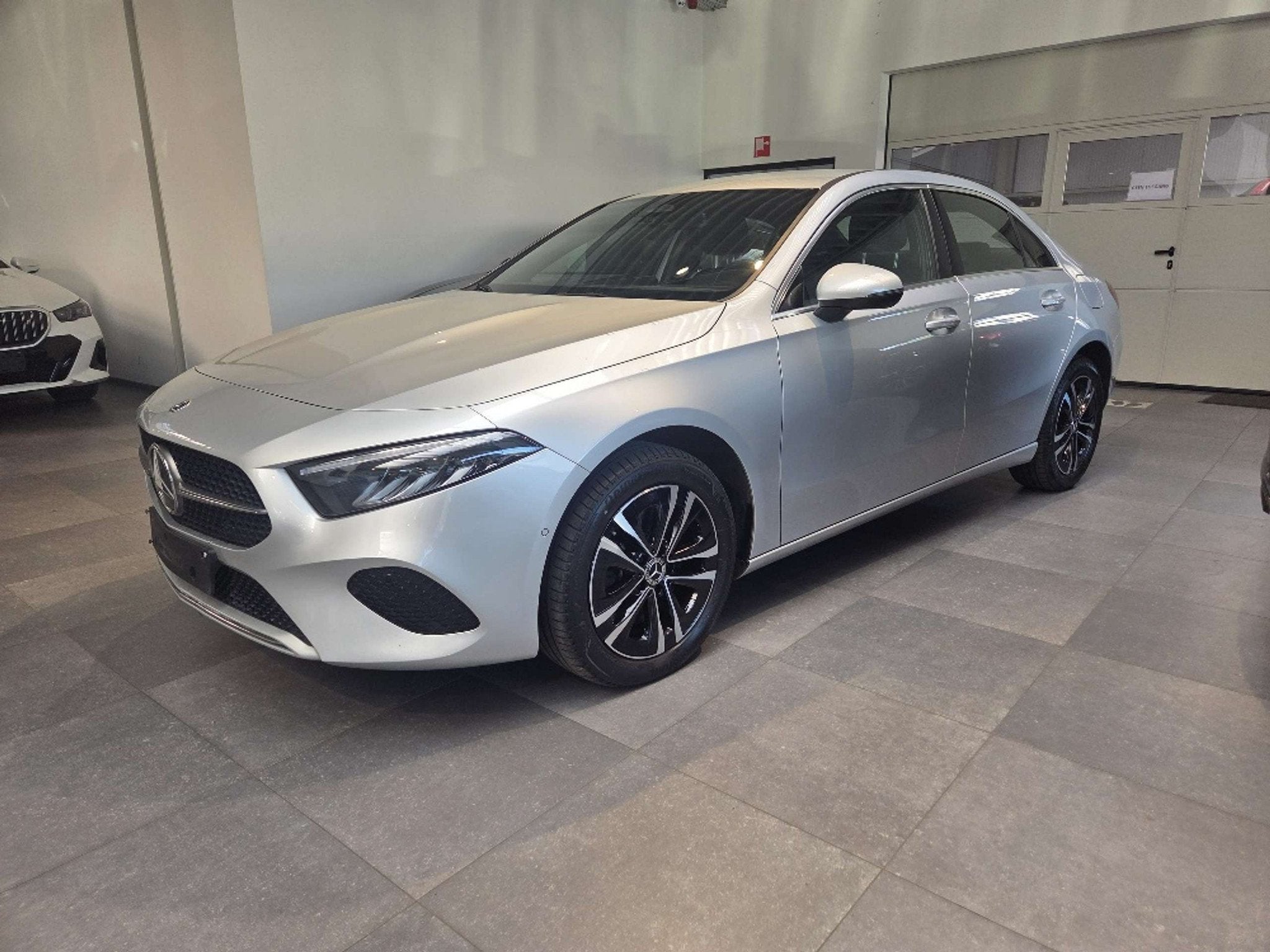 Mercedes-Benz A 250 A Sedan 250 e Urban-/Progressive-pakket, Automaat, 4 deurs, Gebruikt, 4 cilinders