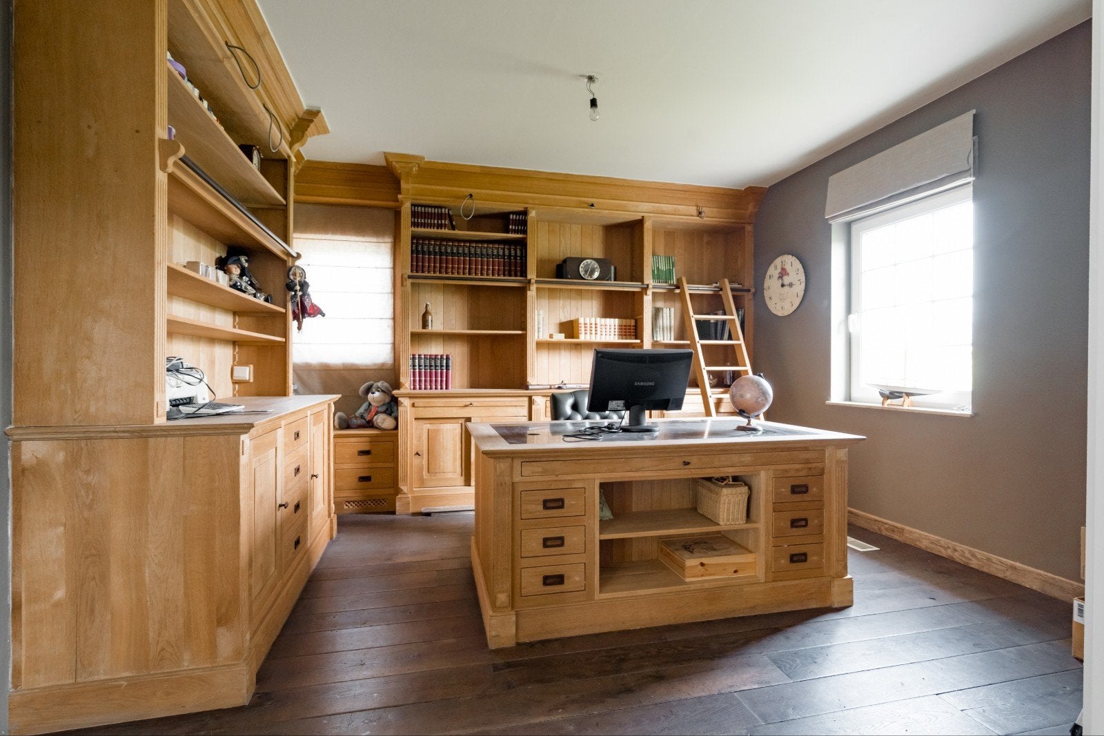 Massief houten bureau met granieten blad., Ophalen, Opbergruimte, Hout