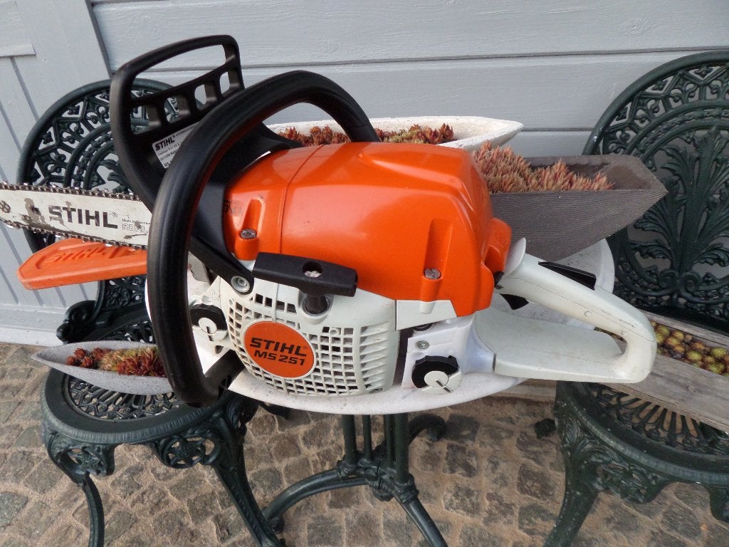 Kettingzaag van STIHL type MS251, Bricolage & Construction, Outillage | Scies mécaniques, Utilisé, Tronçonneuse, Enlèvement