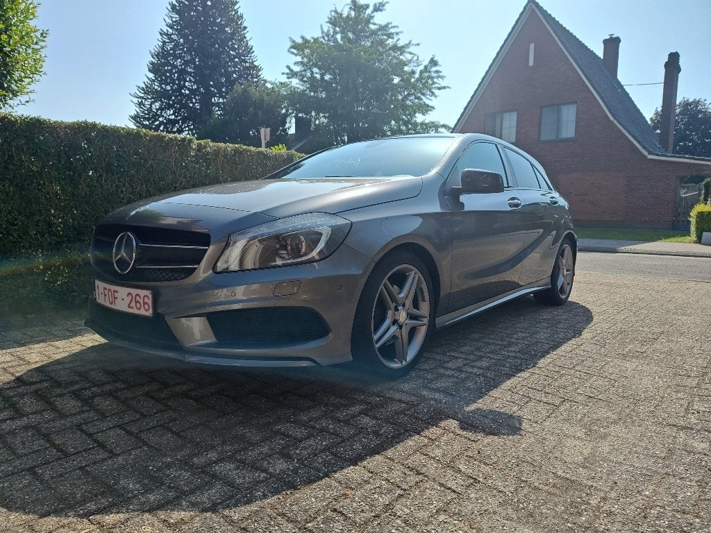 Mercedes A180 AMG + Night Pakket, Autos, 90 kW, Achat, Euro 6, Boîte manuelle