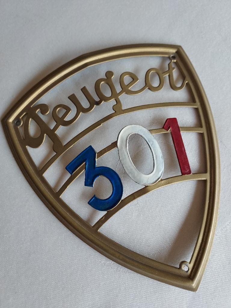 laatste stuk ! Oud embleem van Peugeot 301, 1934, nu 19 e, Verzenden, Gebruikt, Overige typen