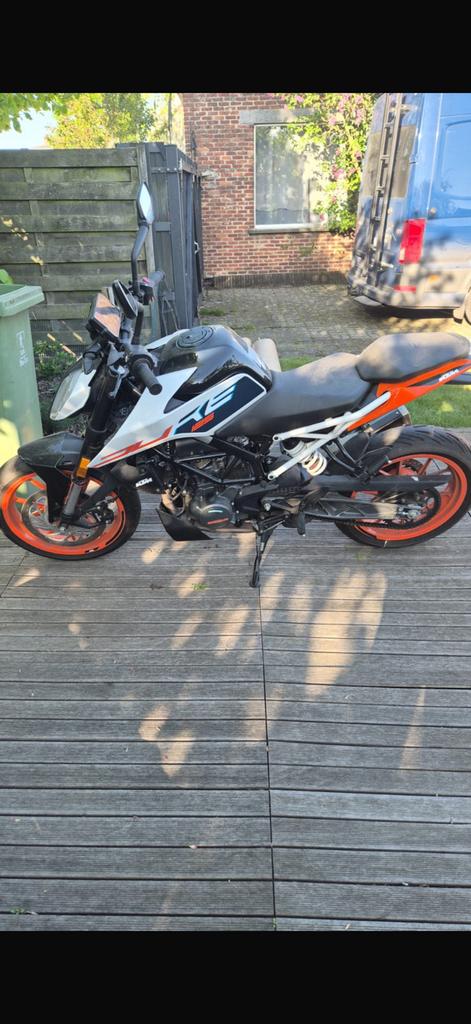 Splinternieuwe ktm duke 125cc, Motoren, Particulier, Nieuw