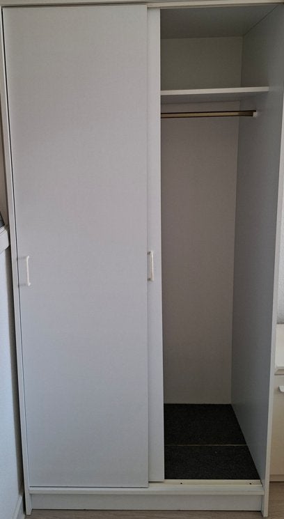 Witte kast met twee schuifdeuren, Ophalen of Verzenden, Gebruikt, Overige materialen, Met deur(en)