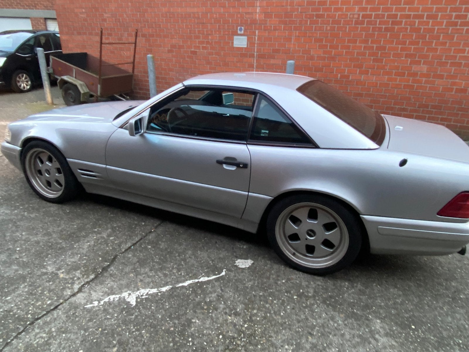 Mercedes cabrio sl300 24v automaat oldtimer prijs 13500€, Autos, Cuir, Argent ou Gris, Cabriolet, Noir