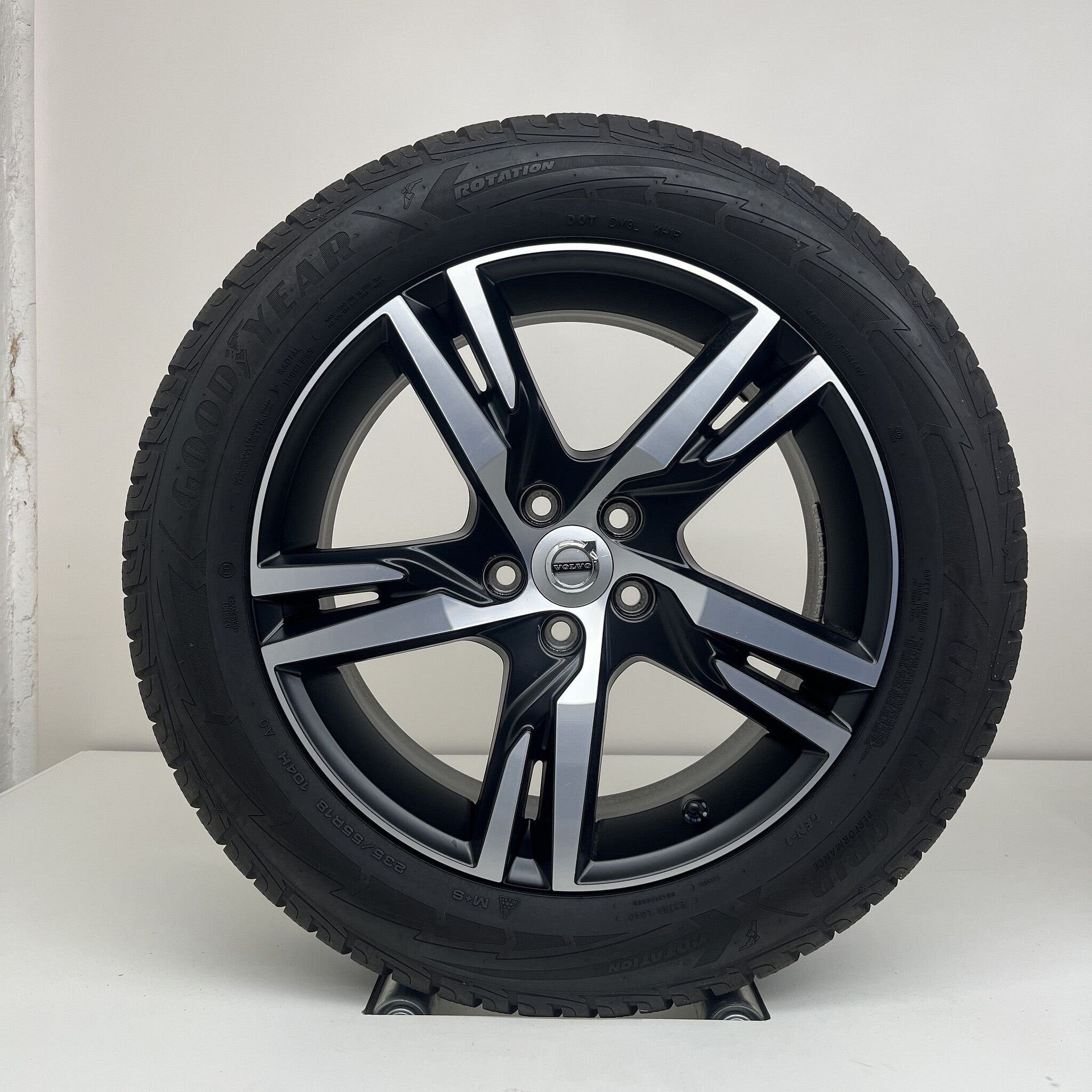 Volvo XC40 / V90CC - 19 inch - winterbanden, Auto-onderdelen, Banden en Velgen, Banden en Velgen, Winterbanden, 19 inch, 235 mm
