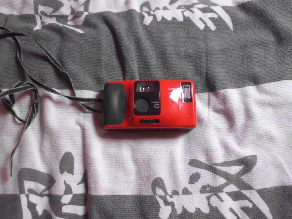 Konica auto flash fucus free, TV, Hi-fi & Vidéo, Appareils photo analogiques, Enlèvement ou Envoi, Comme neuf, Konica