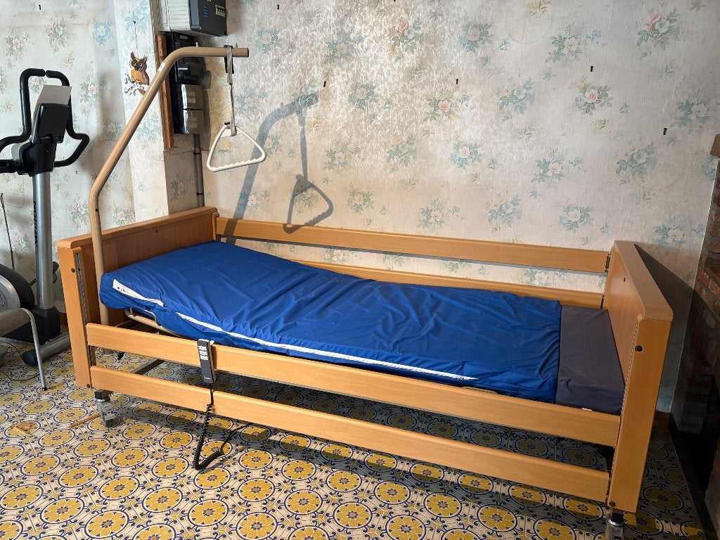 Lit d'hôpital, Brun, Enlèvement, Bois, Une personne