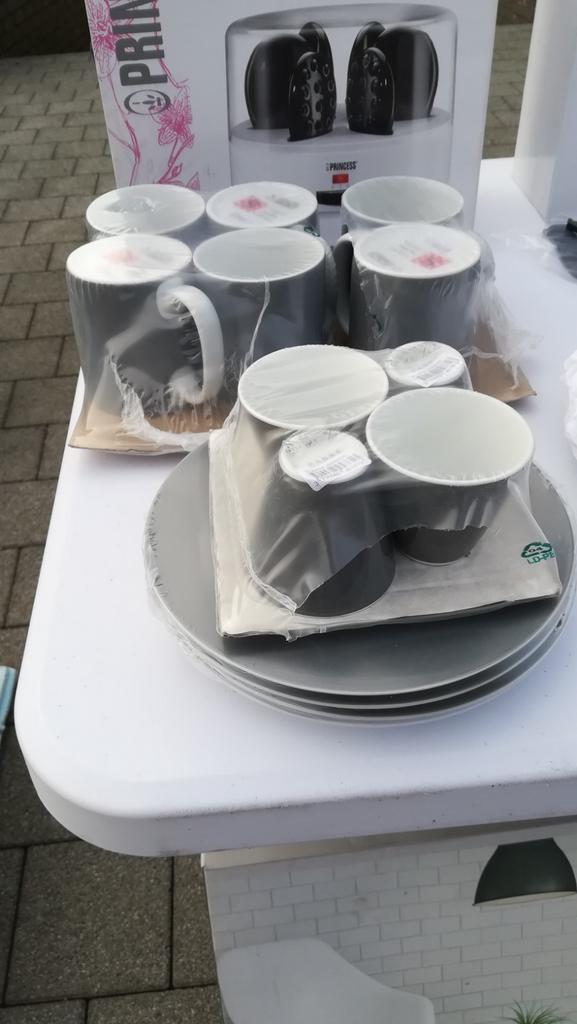 Koffie en thee tassen, Ophalen