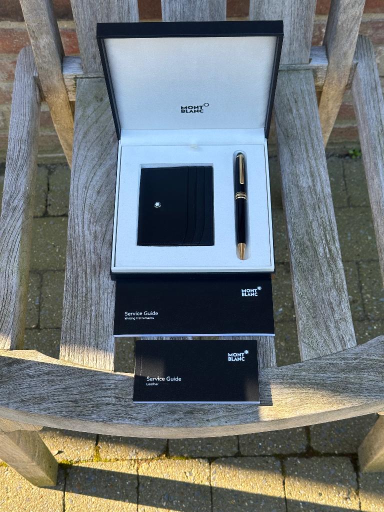 Montblanc balpen + pocket cardholder, Collections, Stylos, Avec boîte, Enlèvement, Mont Blanc, Comme neuf