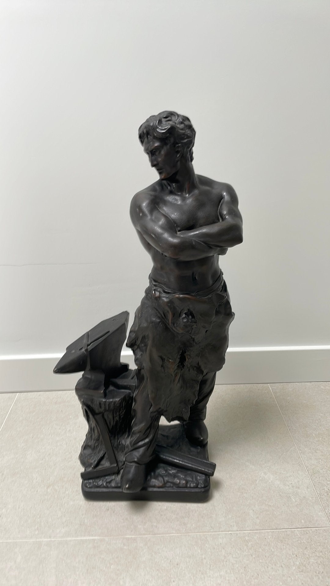 Belle grande statue « Le forgeron » de Antonio Amorgasti, Enlèvement ou Envoi, Bronze