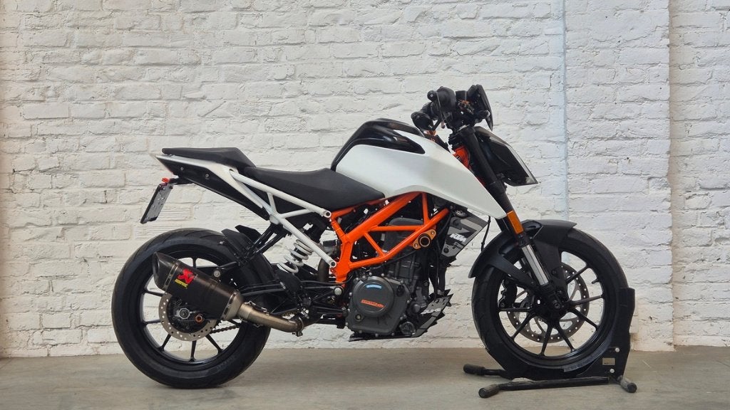 KTM 390 Duke A2 Fit et Akrapovic @motomobilia, Motos, 390 cm³, Entreprise, Occasion, ABS