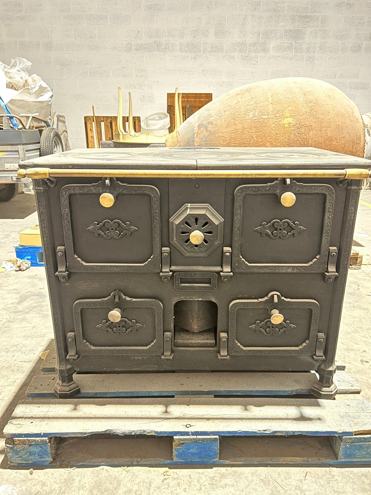 Ancienne cuisinière à bois en fonte Pied-Selle Fumay N3437, Enlèvement, Comme neuf, Bois, Cuisinière