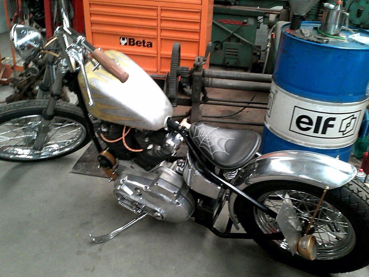 Harley sporster xlch1000 hardtail project, Motos, Particulier