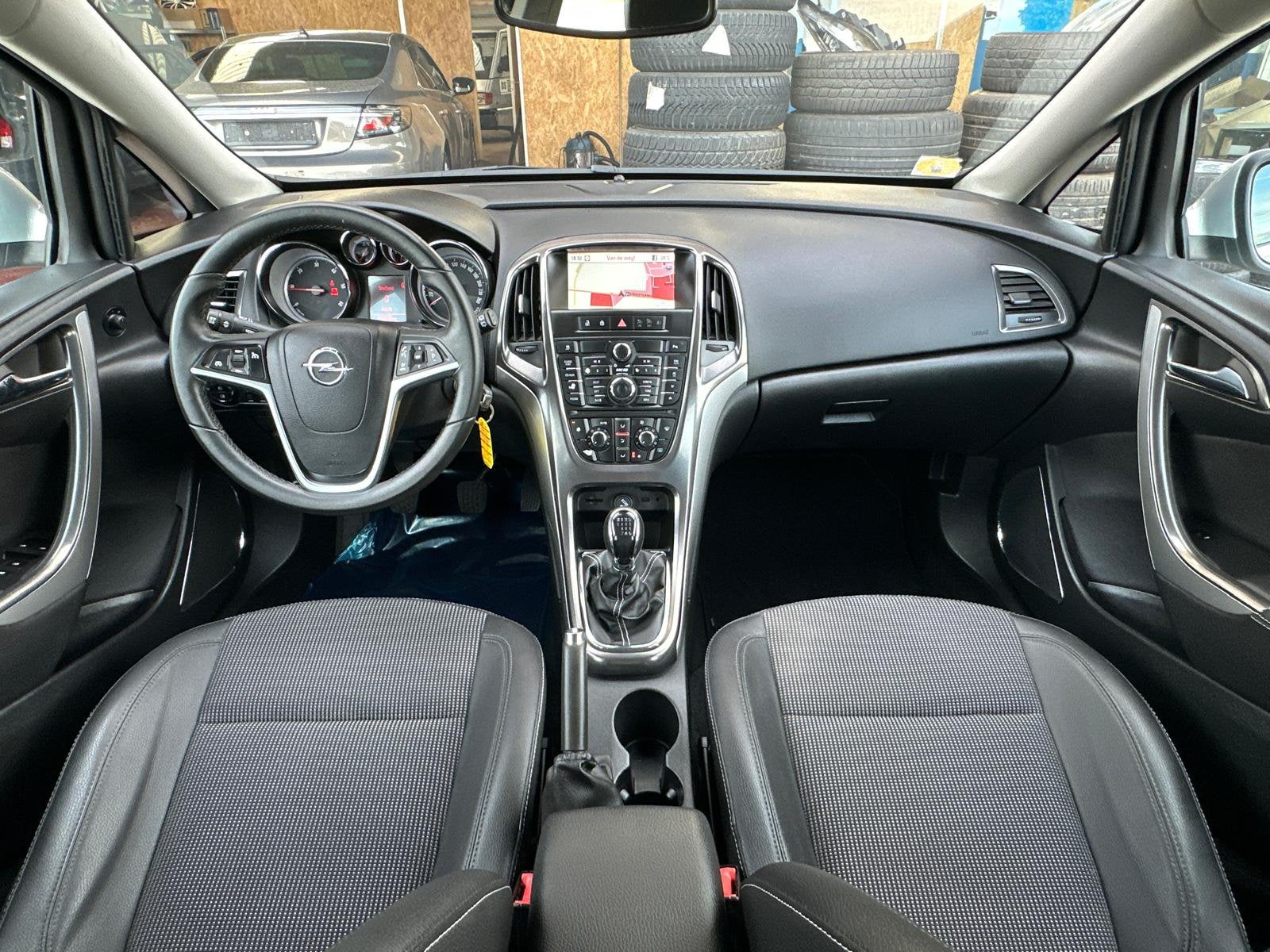 Opel Astra Sports Tourer 1.7L Diesel, Euro 5, Zwart, 1686 cc, Parkeersensor