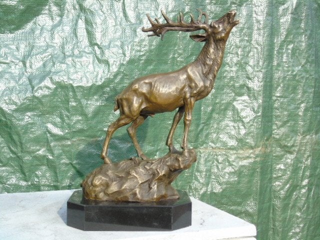 bronzen hert (de balg) gesigneerd, MILO., Antiek en Kunst, Ophalen of Verzenden, Brons