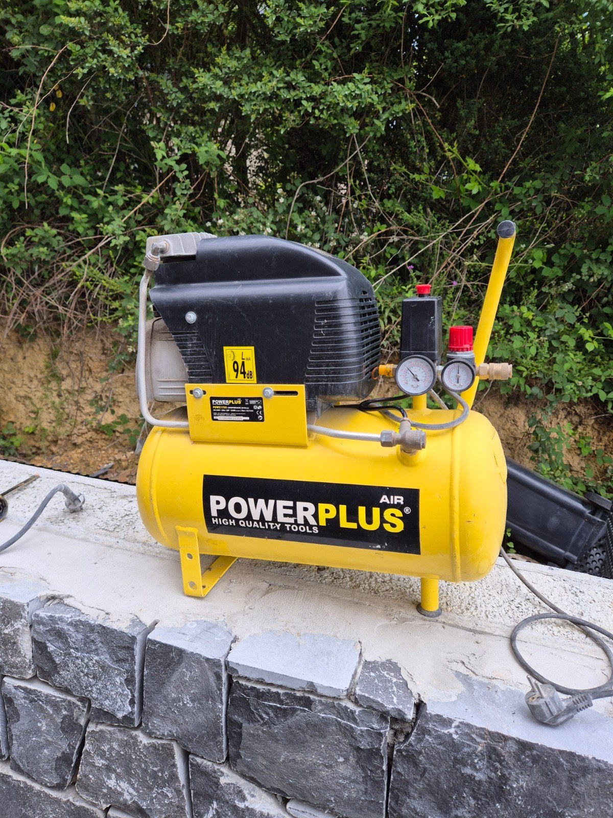 Compresseur powerplus en bon état de marche, Bricolage & Construction, Compresseurs, Enlèvement