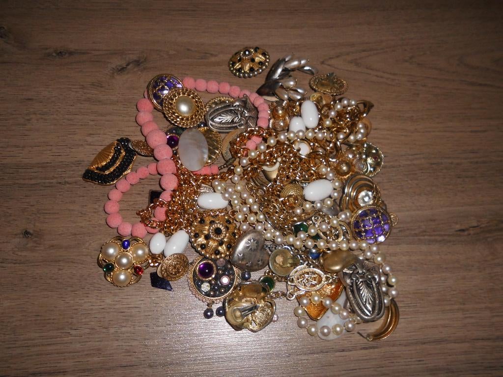 gros lot de bijoux tout genre, Bijoux, Sacs & Beauté, Enlèvement ou Envoi
