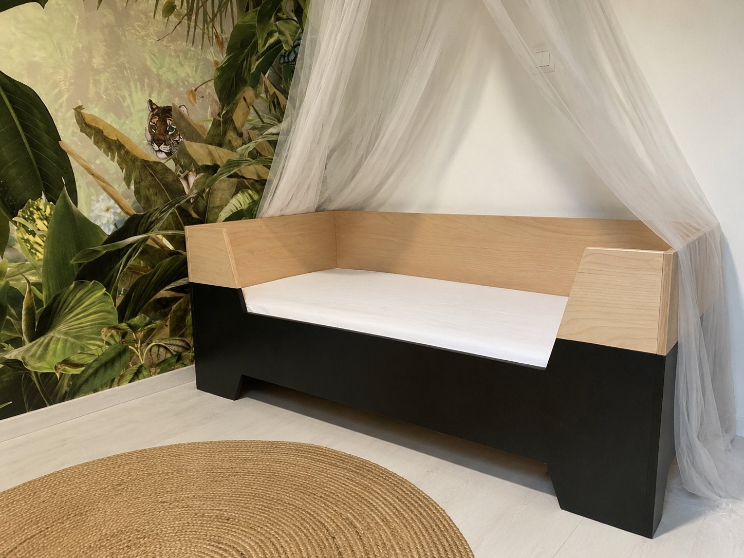 Modern kinderbed in nette staat, Kinderen en Baby's, Kinderkamer | Bedden, Zo goed als nieuw, 160 tot 180 cm, 70 tot 85 cm, Lattenbodem