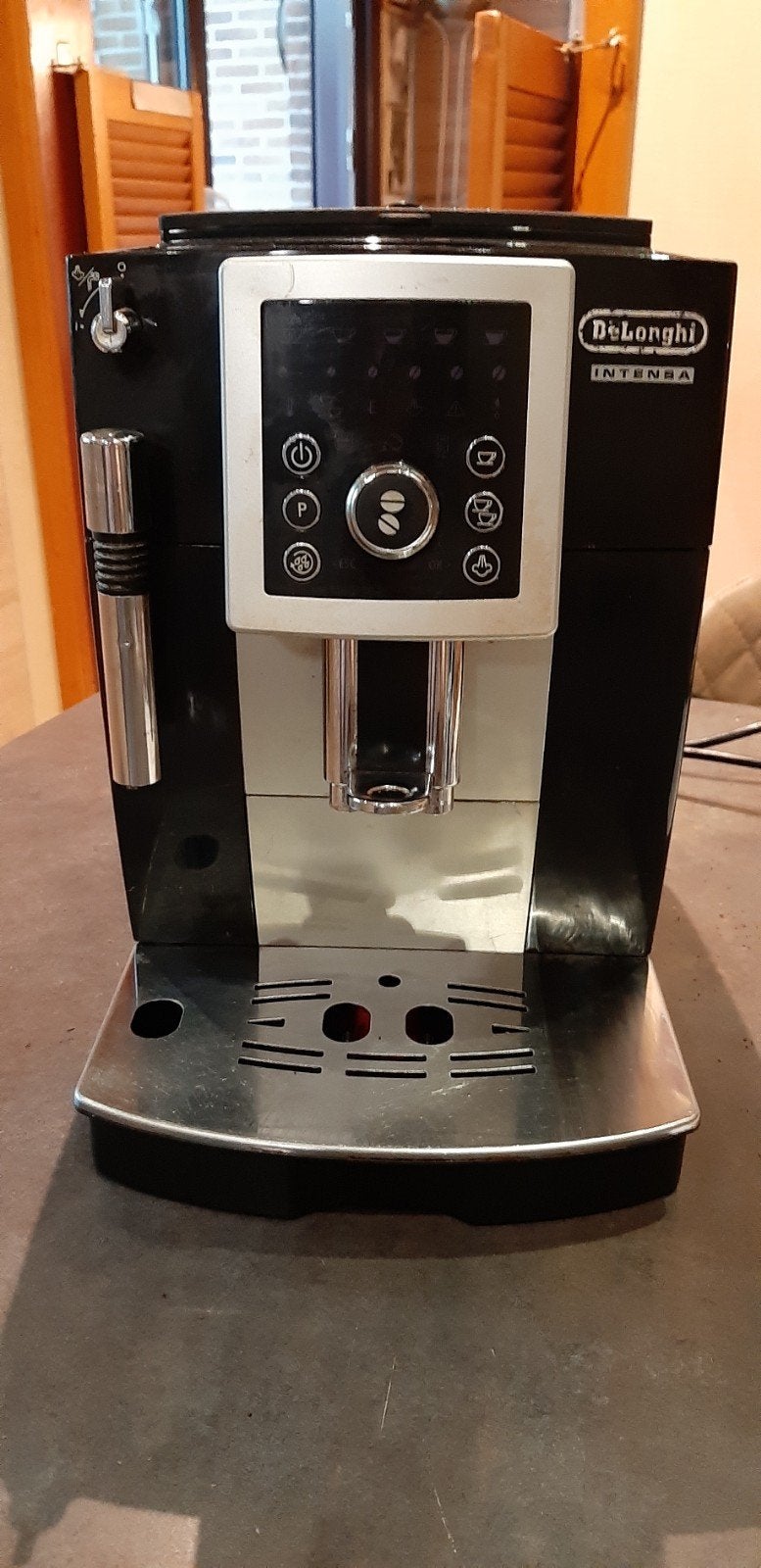 Delonghi Intensa koffiemachine, Ophalen, Koffiemachine, Gemalen koffie
