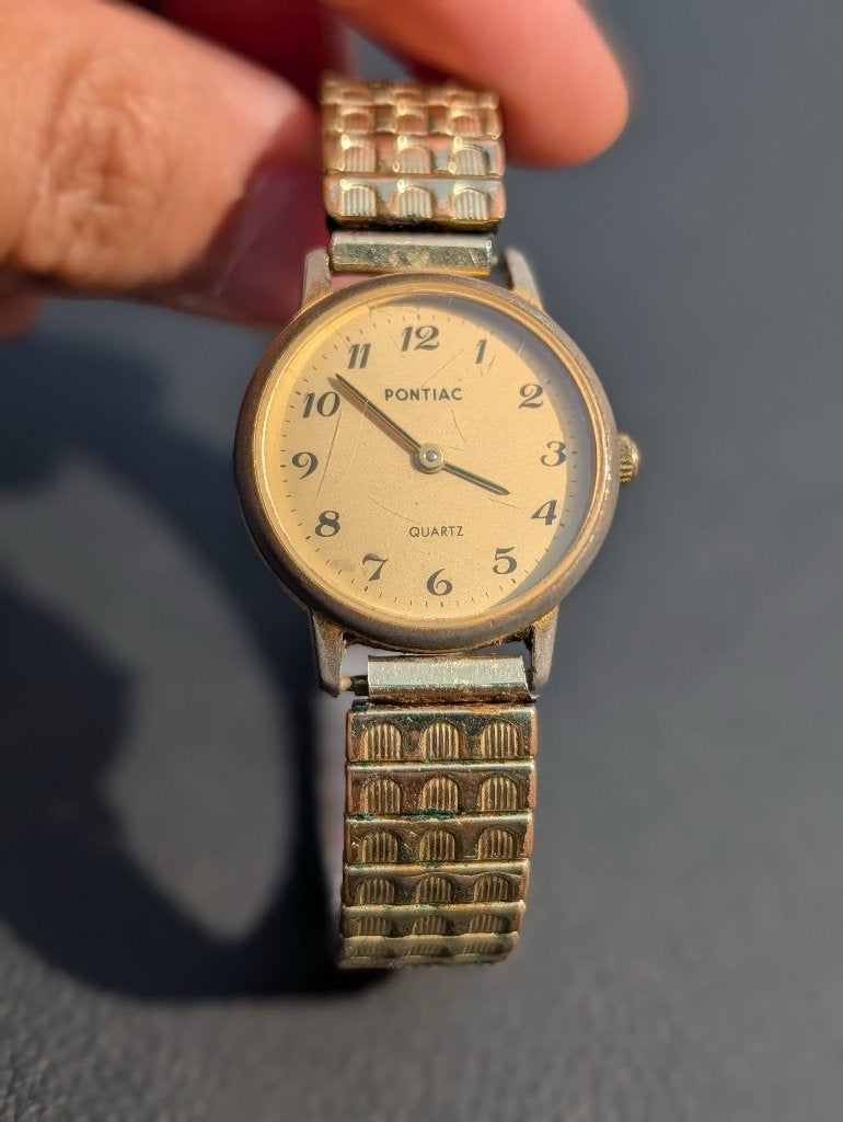 Montre femme Pontiac Quartz vintage dorée  Bracelet taille S, Bijoux, Sacs & Beauté, Montres | Anciennes | Antiquités, Montre-bracelet