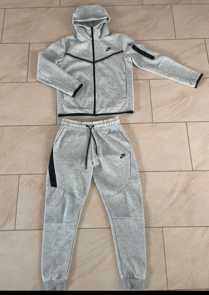 Ensemble nike tech fleece gris, Enlèvement ou Envoi, Comme neuf, Gris